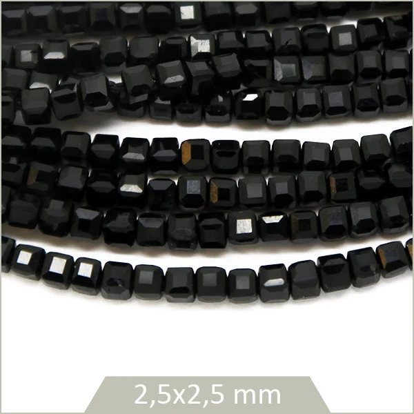 Env. 160 perles cubes facettées en Tourmaline noire, 2,5x2,5 mm
