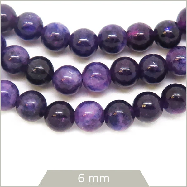 Env. 30 perles rondes en Jade de Malaisie teinté violet, 6 mm