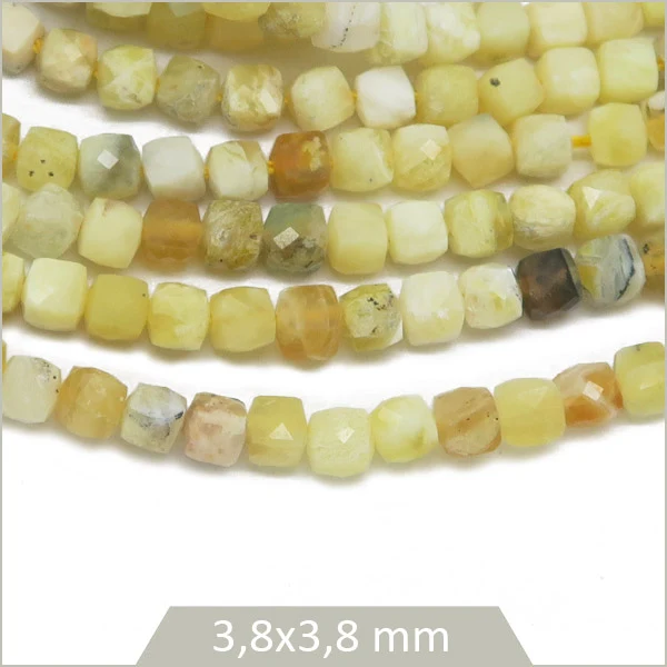 Env. 90 perles cubes facettées en Opale jaune, 4x4 mm env.