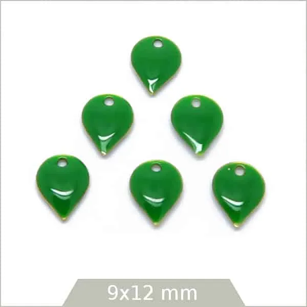 6 sequins effet émaillé goutte inversée vert Brésil