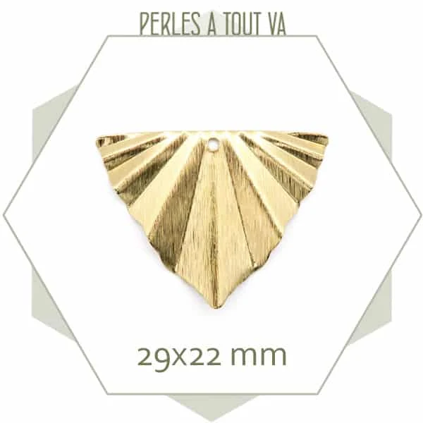 6 breloques triangles plissées et texturées en laiton brut