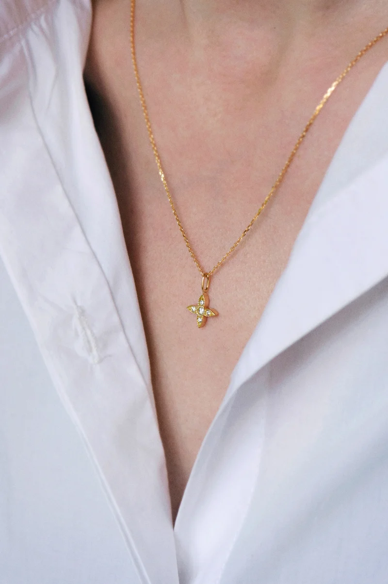 COLLIER VICTORIA
