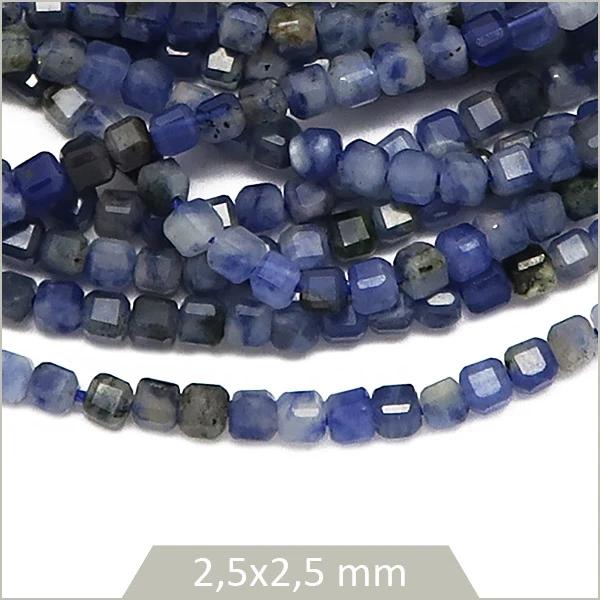 Env. 160 perles cubes facettées en Sodalite, 2,5x2,5 mm
