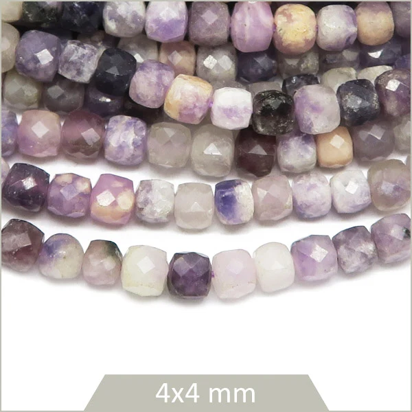 Env. 90 perles cubes facettées en Lépidolite, 4x4 mm env.