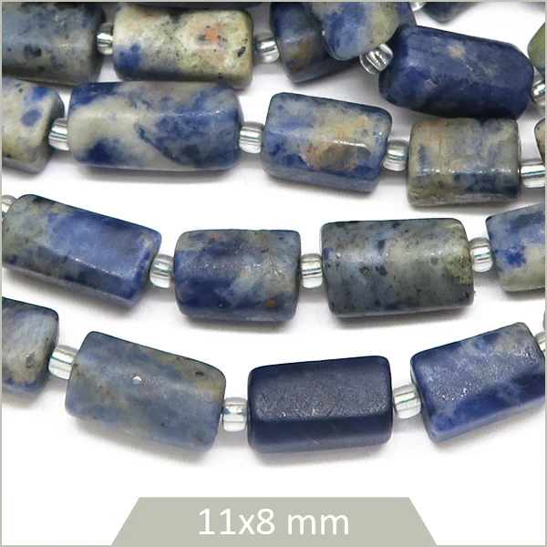 Env. 30 perles colonnes en Sodalite, 11x8 mm