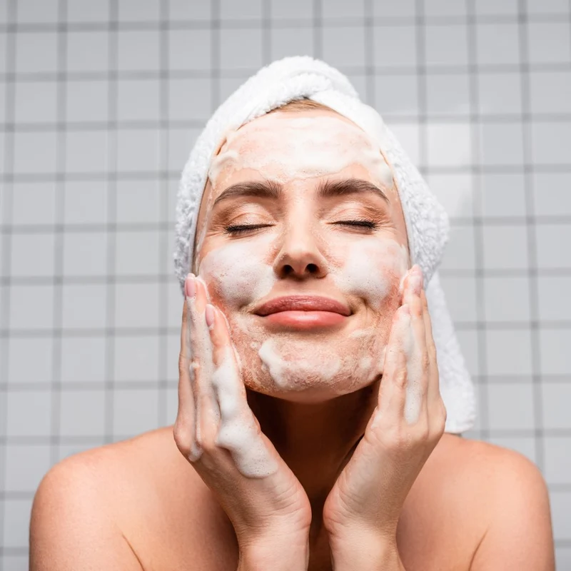 Nettoyant visage Totally Clean Plus™ le nec plus ultra !
