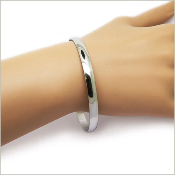1 bracelet uni en acier argenté