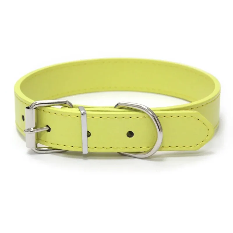 Collier style cuir ajustable pour chien