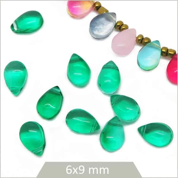 20 perles goutte en verre 6x9mm, vert émeraude