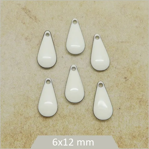 6 petits sequins gouttes effet émaillé blanc