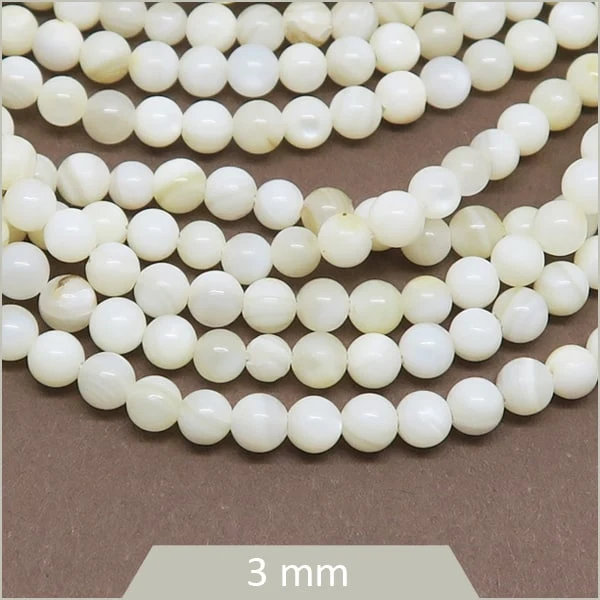 Env. 118 perles de coquillages rondes 3 mm, blanc nacré