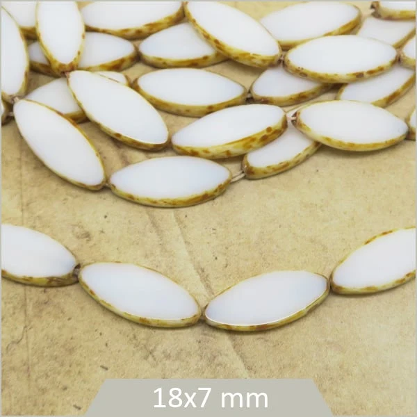 10 perles de verre tchèques forme navette blanches