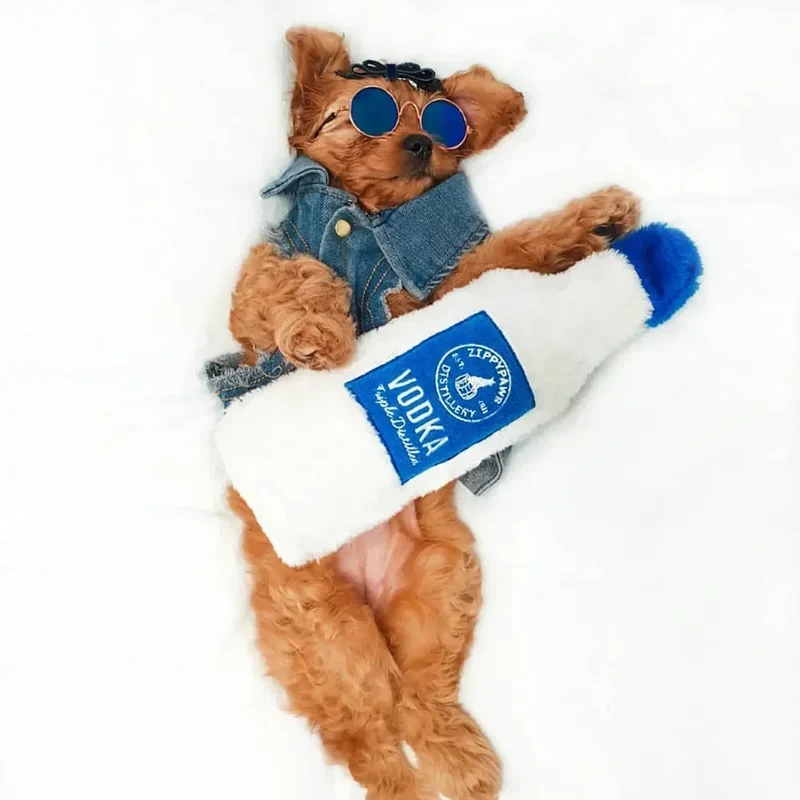 Peluche Vodka pour chien 🍸 – Happy Hour Crusherz – ZippyPaws