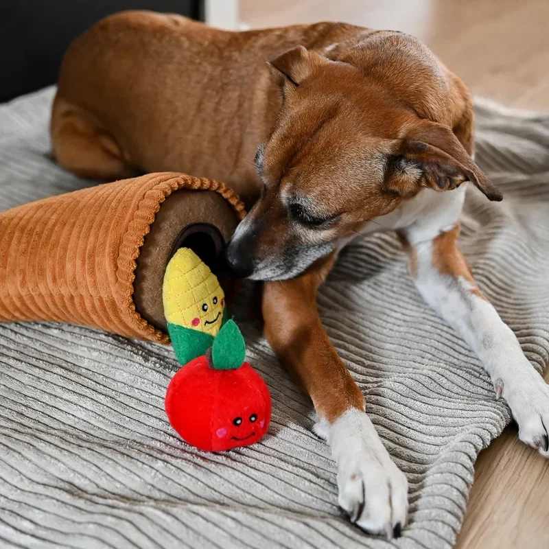 Peluche de flair Corne d'abondance 🍎 - Jouet d'occupation pour chien – ZippyPaws® Burrow™