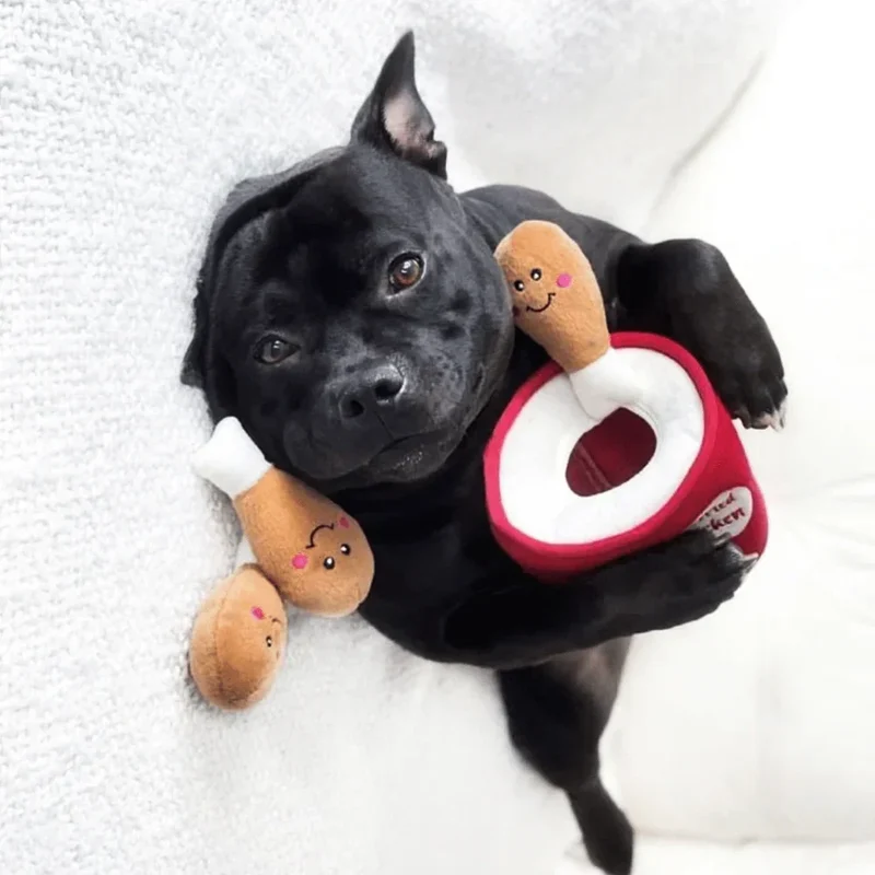 Peluche de flair Seau à poulet 🍗 - Jouet d'occupation pour chien – ZippyPaws® Burrow™