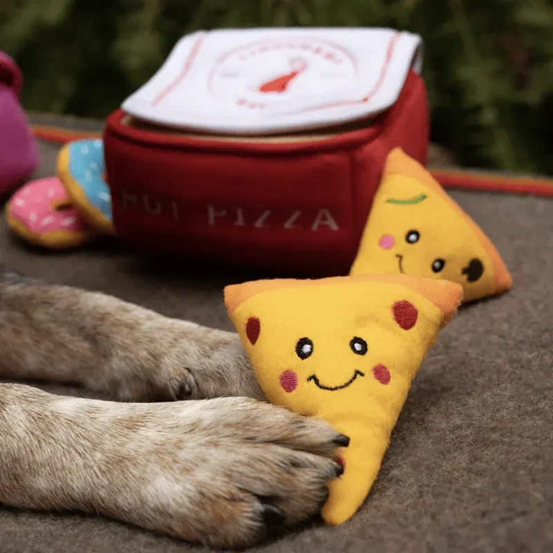 Peluche de flair Pizza Box 🍕 - Jouet d'occupation pour chien – ZippyPaws® Burrow™