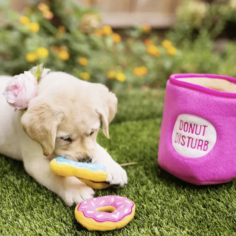 Peluche de flair Coffee & Donutz 🍩 - Jouet d'occupation pour chien – ZippyPaws® Burrow™