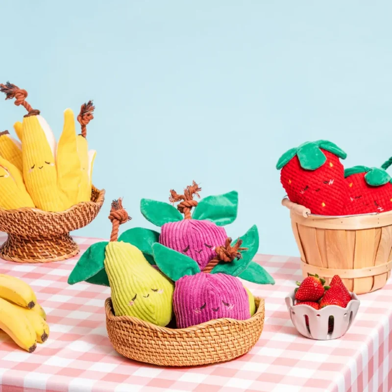 Crinkle Crops Prune – Peluche pour chien Zippy Paws