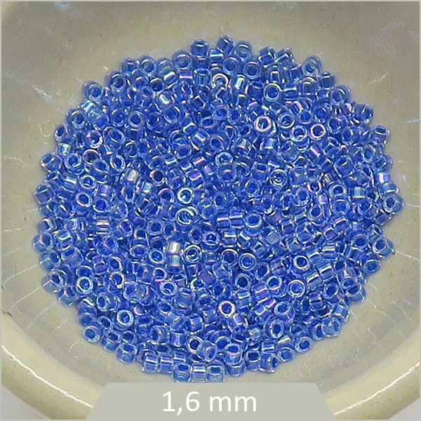 5 g de perles Miyuki Delica 11/0, DB0077 bleues transparentes irisées