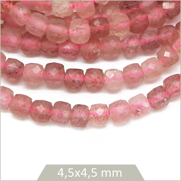 Env. 90 perles cubes facettées en Quartz fraise, 4x4 mm env.