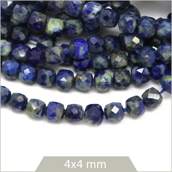 Env. 90 perles cubes facettées en Lapis Lazuli, 4x4 mm env.