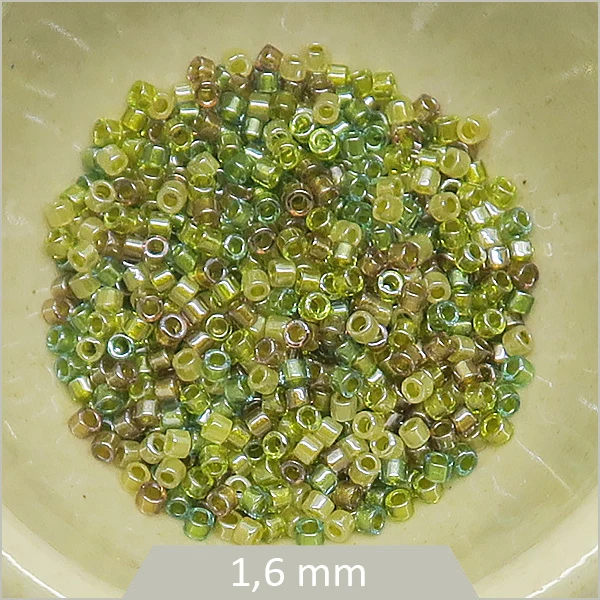 5 g de perles Miyuki Delica 11/0, DB0989 vert camouflage