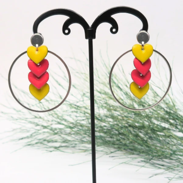6 sequins effet émaillé coeur jaune